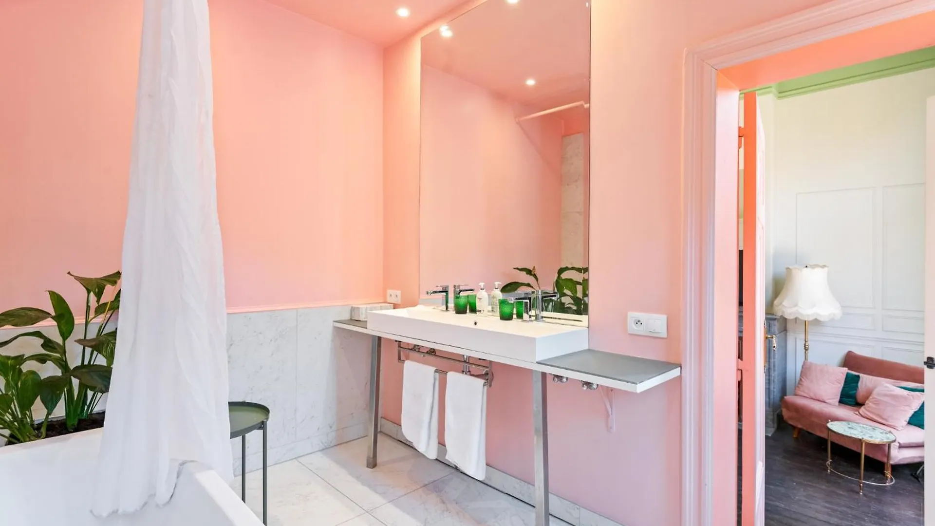 ** Bed & Breakfast Boutique B&B Baron Osy Antwerp Belgium